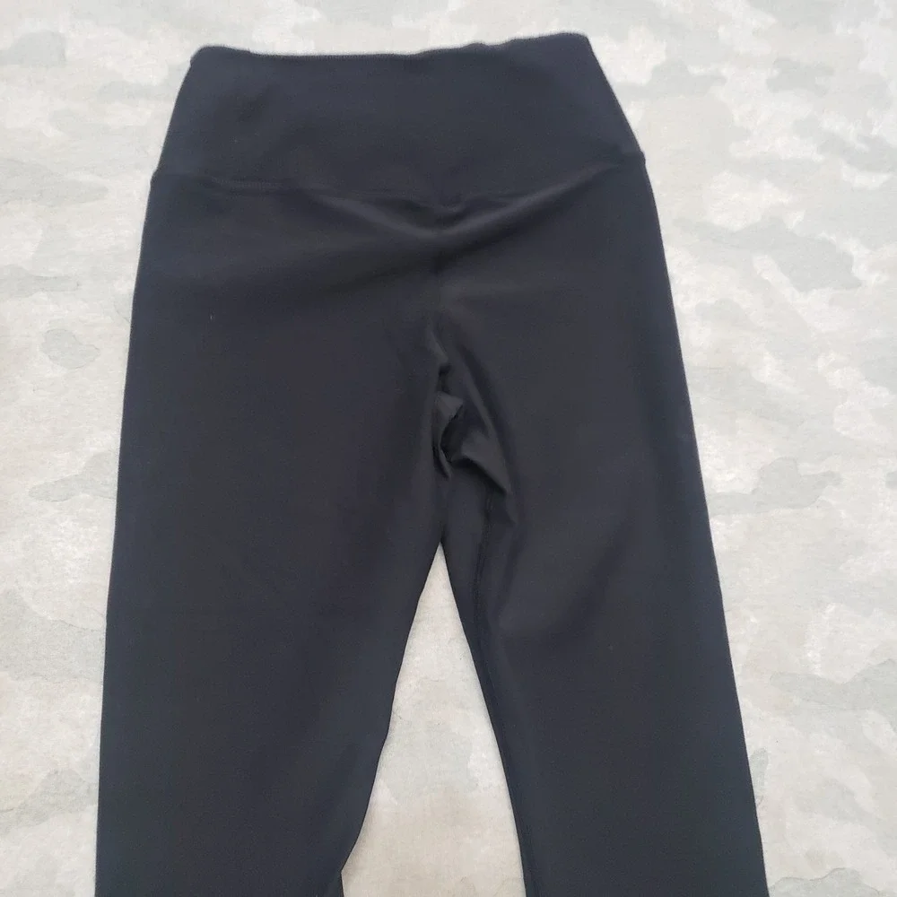 Nike Capri Leggings Womens Medium Black Dri-Fit Pull On Running Gym Yoga Outdoor